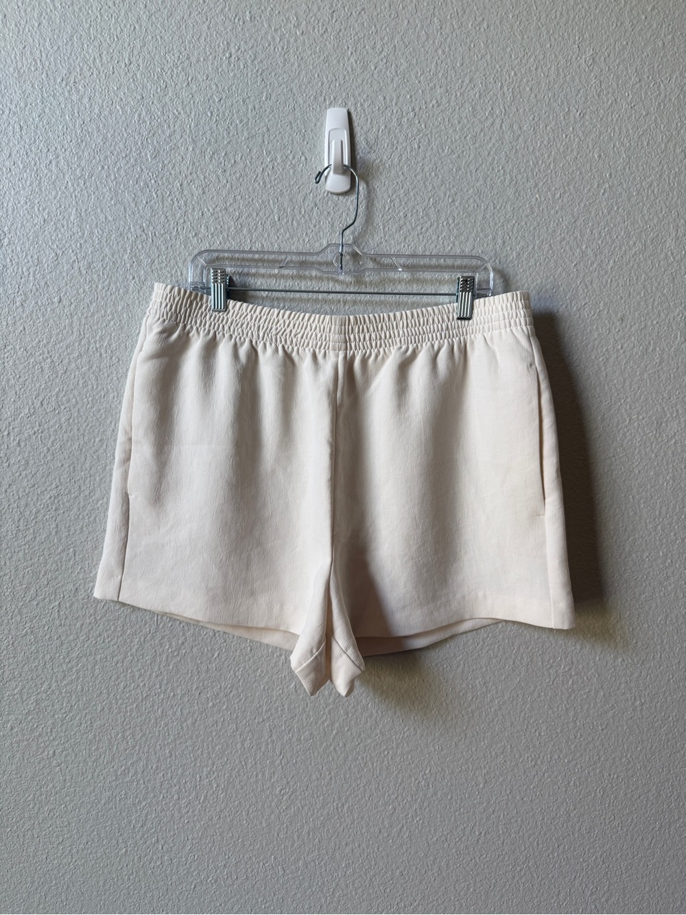 Wilfred Gelato Mini Short- Light Birch in Crepette - Picture 2 of 10